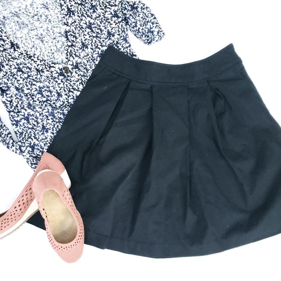 INC International Concepts Black Pleated Skirt 10P - Picture 1 of 4